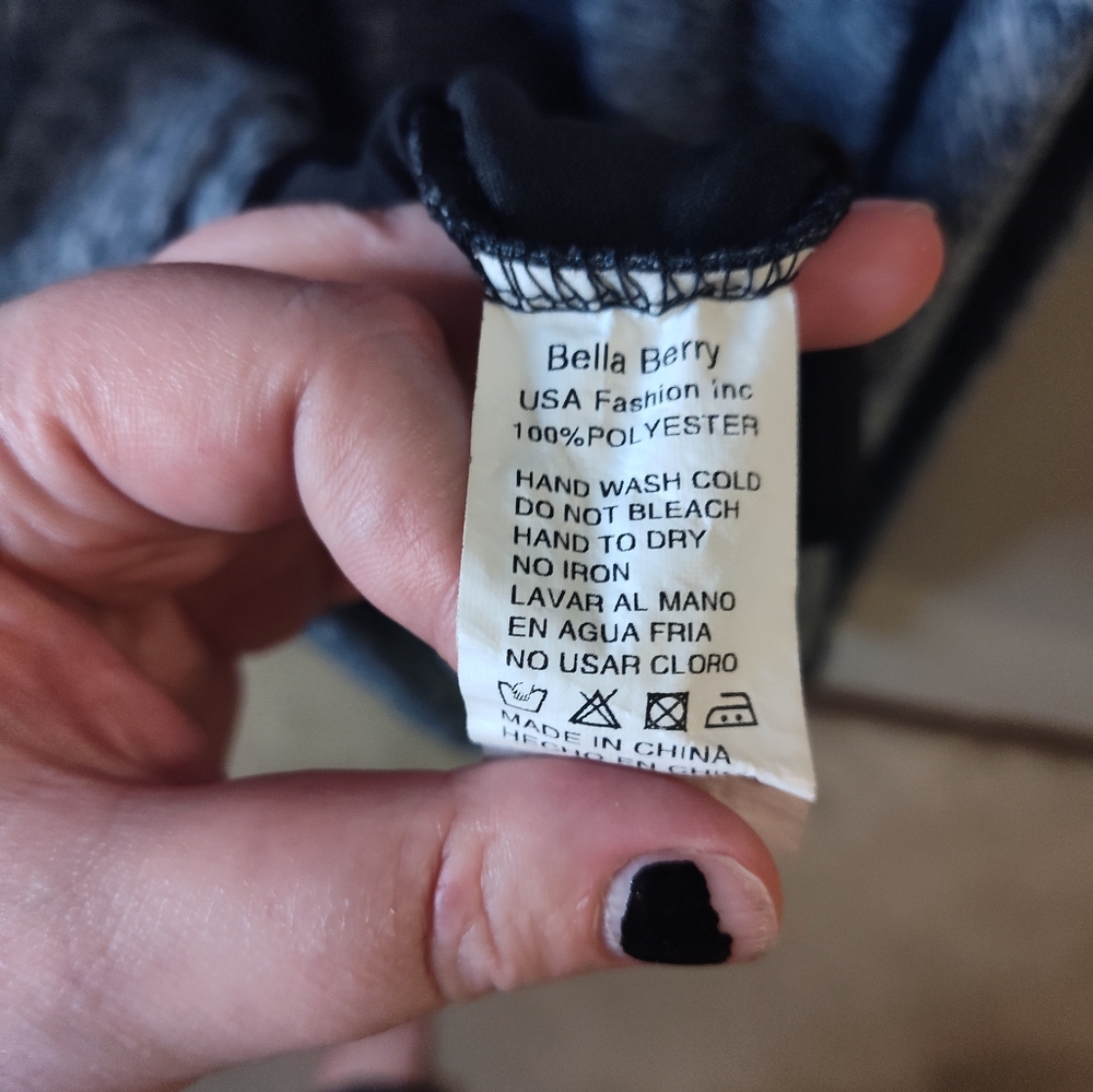 Bella Berry 1x Midi Dress - Picture 3 of 4